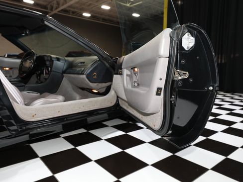 Used 1990 Chevrolet Corvette ZR-1 RWD image 38