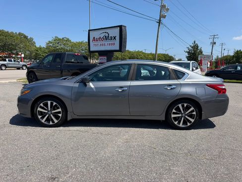 Used 2016 Nissan Altima 2.5 SR w/ LED Appearance Package FWD image 2