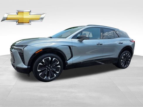 Certified 2025 Chevrolet Blazer EV RS AWD/4WD image 2
