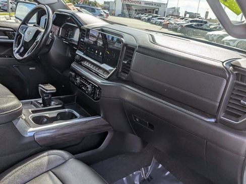 Used 2023 Chevrolet Silverado 1500 LTZ AWD/4WD image 6