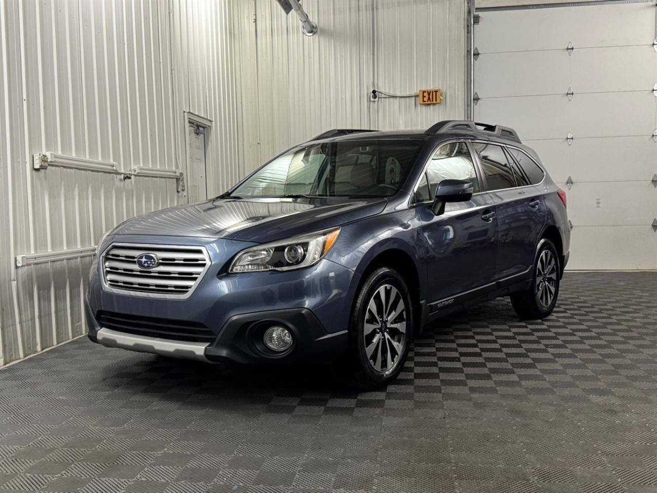 Used 2017 Subaru Outback 2.5i Limited AWD/4WD image 1