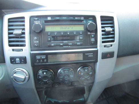 Used 2005 Toyota 4Runner Limited AWD/4WD image 12