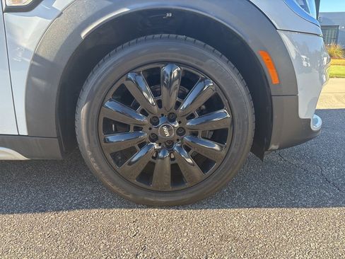 Used 2019 MINI Cooper Countryman w/ Premium Package image 11