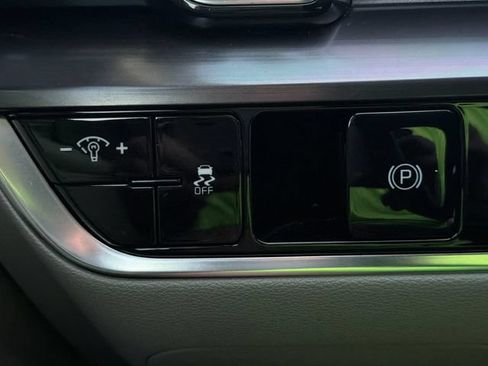 Used 2024 Kia Sportage EX FWD image 27