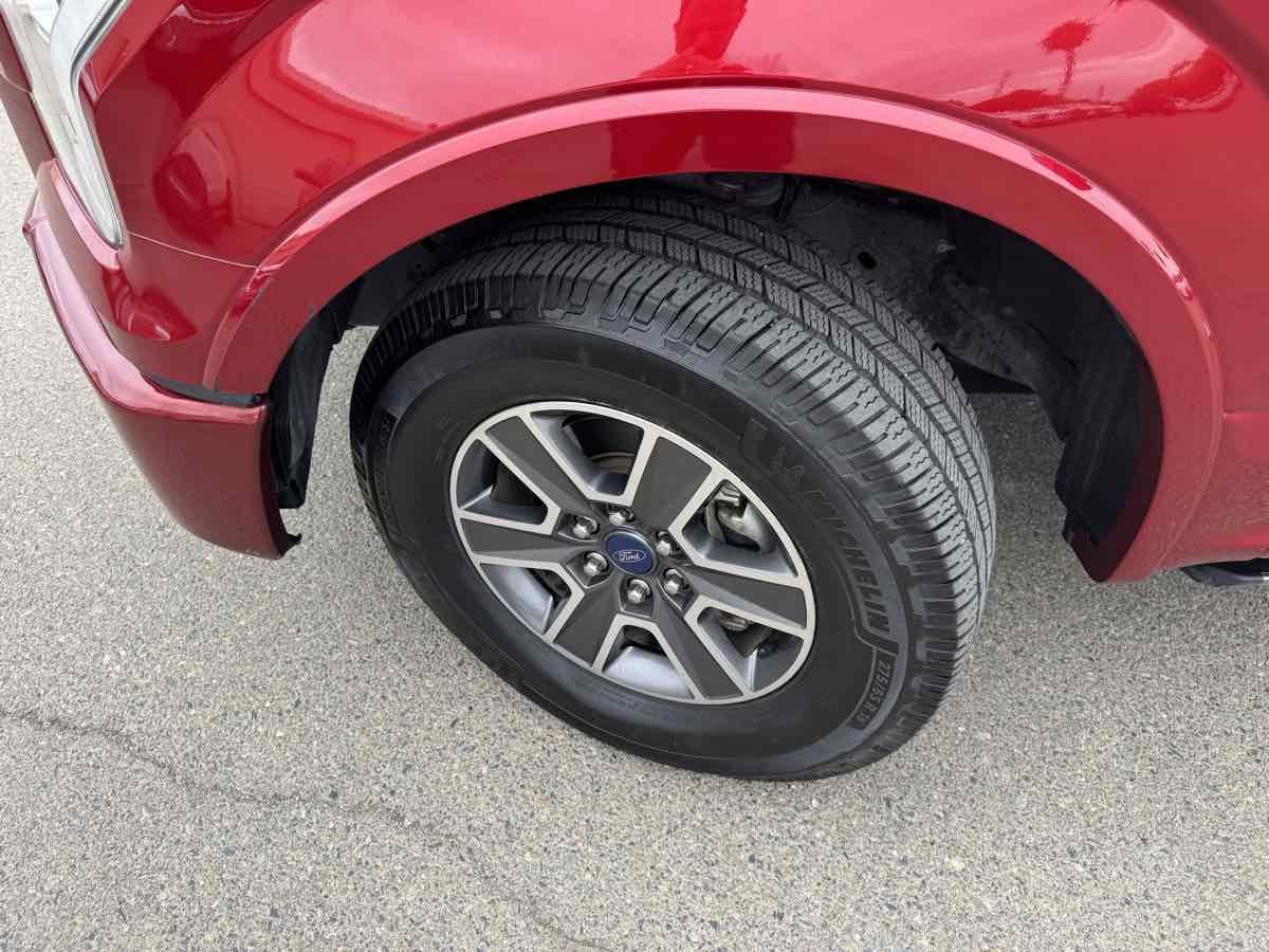 Used 2017 Ford F150 Lariat w/ Equipment Group 502A Luxury AWD/4WD image 39