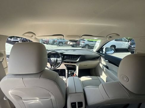 Used 2023 Buick Envision Essence FWD image 19