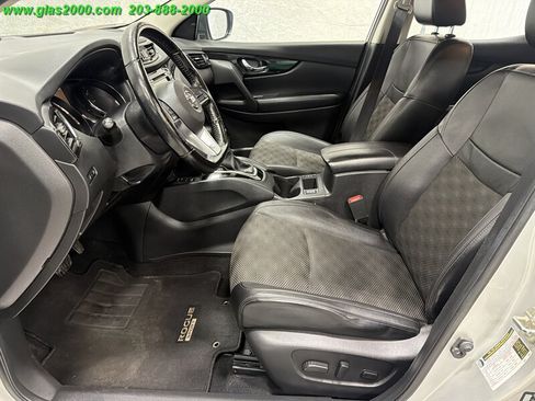 Used 2022 Nissan Rogue Sport SV w/ Technology Package AWD/4WD image 23