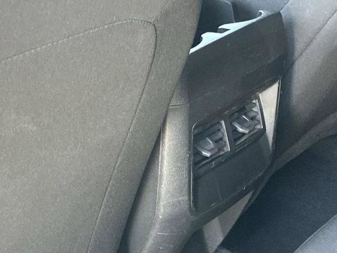 Used 2025 Chevrolet Colorado W/T RWD image 17