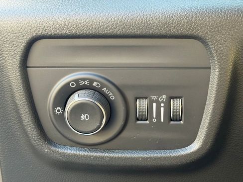 New 2025 Jeep Grand Cherokee L Summit w/ Advanced Protech Group IV image 23