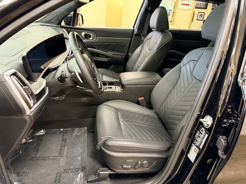 Used 2025 Kia Sorento SX Prestige AWD/4WD image 6