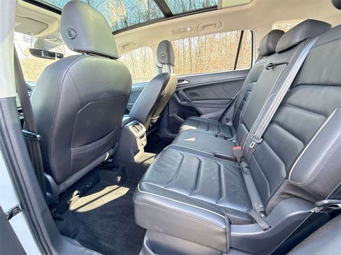 Used 2019 Volkswagen Tiguan SEL Premium image 24