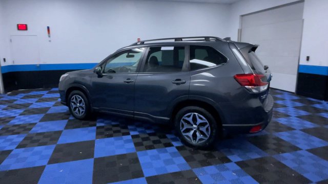 Used 2023 Subaru Forester Premium AWD/4WD image 6