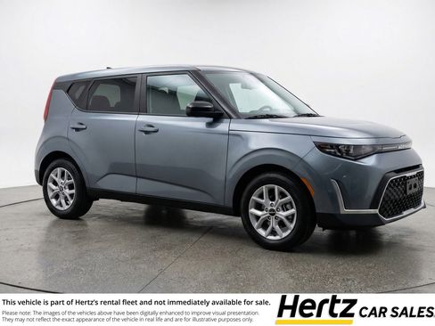 Used 2025 Kia Soul LX w/ LX Technology Package FWD image 1