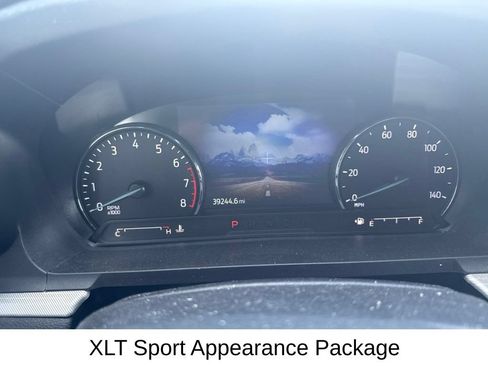 Used 2024 Ford Explorer XLT w/ Equipment Group 202A AWD/4WD image 12