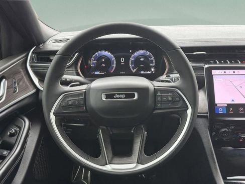 Used 2025 Jeep Grand Cherokee Limited w/ Trailer Tow Package image 20