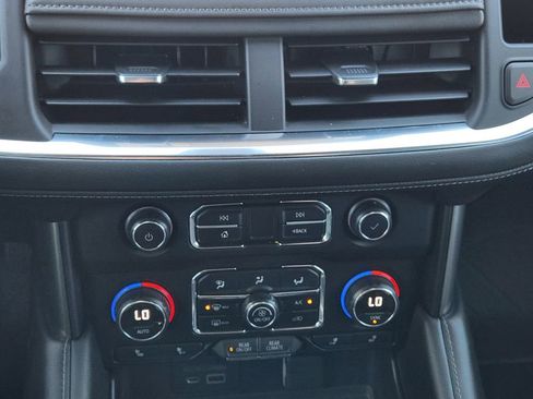 Used 2021 Chevrolet Tahoe Z71 w/ Luxury Package image 24