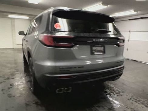New 2026 GMC Acadia Elevation image 7