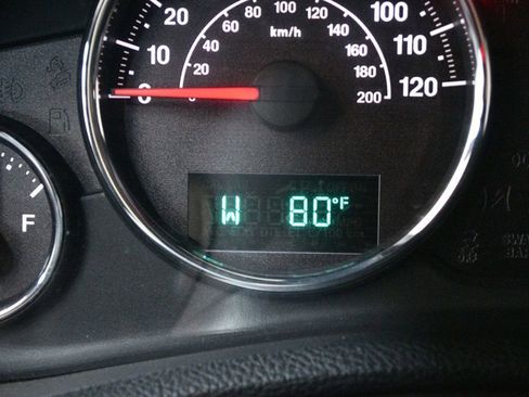 Used 2015 Jeep Wrangler Unlimited Rubicon w/ Dual Top Group image 47