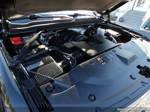 Used 2015 Chevrolet Suburban LTZ image 6