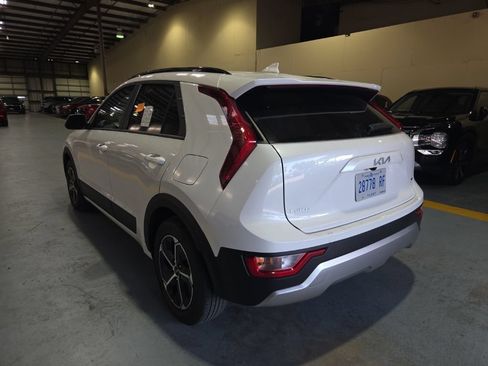 Used 2025 Kia Niro LX FWD image 8