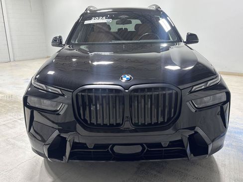 Used 2024 BMW X7 xDrive40i w/ M Sport Package AWD/4WD image 15