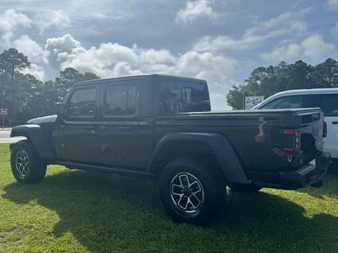 Used 2024 Jeep Gladiator Rubicon w/ Steel Bumper Group image 3