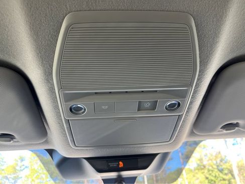 Used 2025 Nissan Kicks SR FWD image 30
