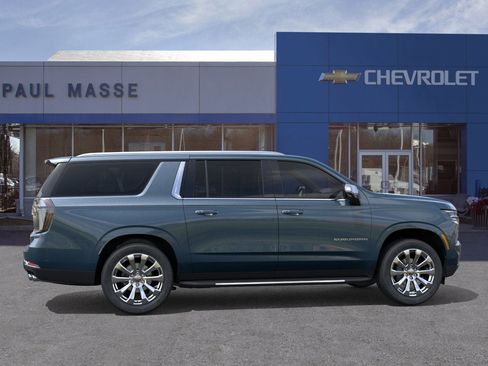 New 2026 Chevrolet Suburban Premier image 5