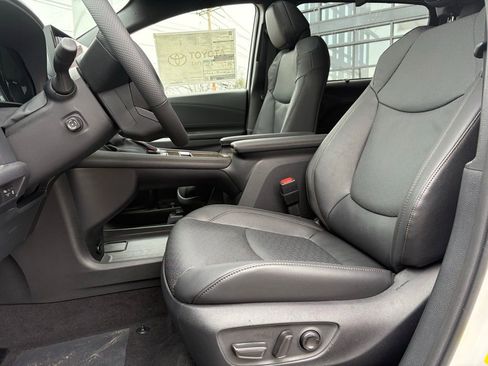 New 2026 Toyota Sienna Platinum image 12