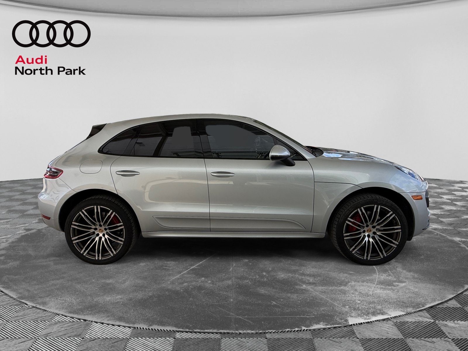 Used 2015 Porsche Macan Turbo AWD/4WD image 6