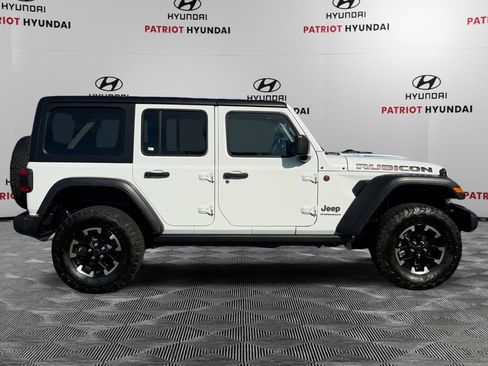 Used 2025 Jeep Wrangler Unlimited Rubicon AWD/4WD image 2