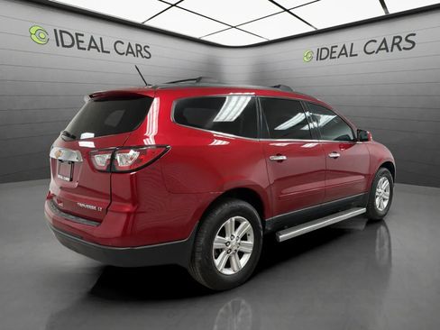 Used 2014 Chevrolet Traverse LT w/ LPO, 'HIT The Road' Package FWD image 5