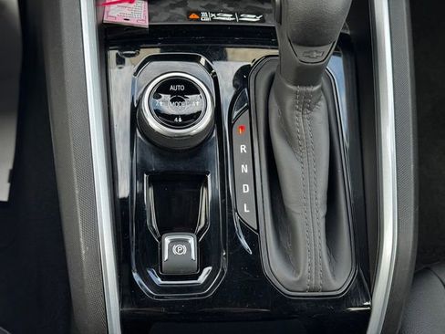 Used 2025 Chevrolet Colorado Trail Boss image 36