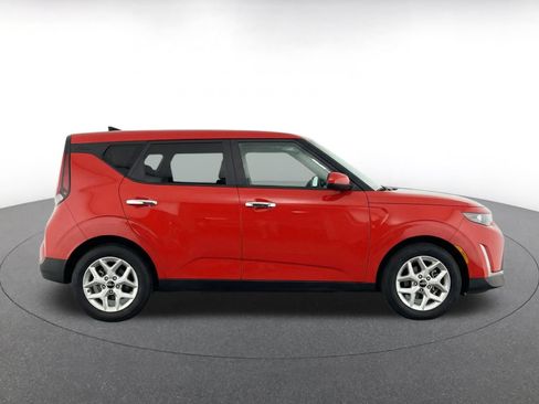 Used 2025 Kia Soul LX w/ LX Technology Package FWD image 11