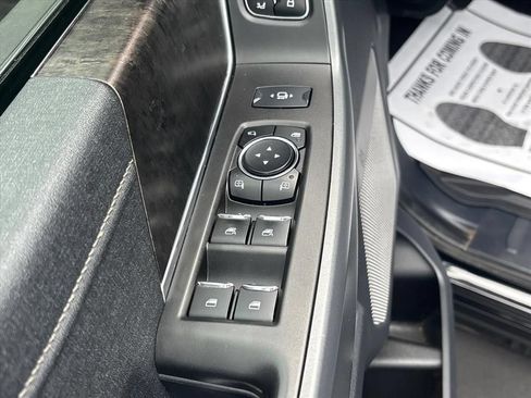 Used 2024 Ford F250 Lariat w/ Tremor Off-Road Package AWD/4WD image 28