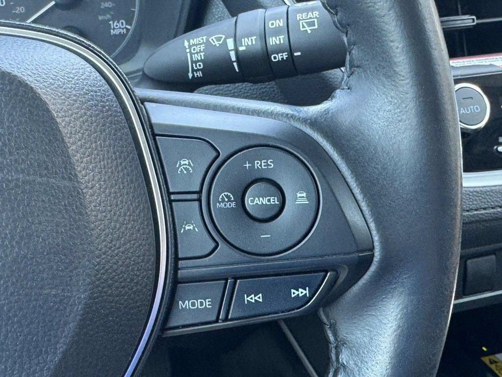 Used 2023 Toyota Corolla Cross LE w/ Moonroof Package AWD/4WD image 25