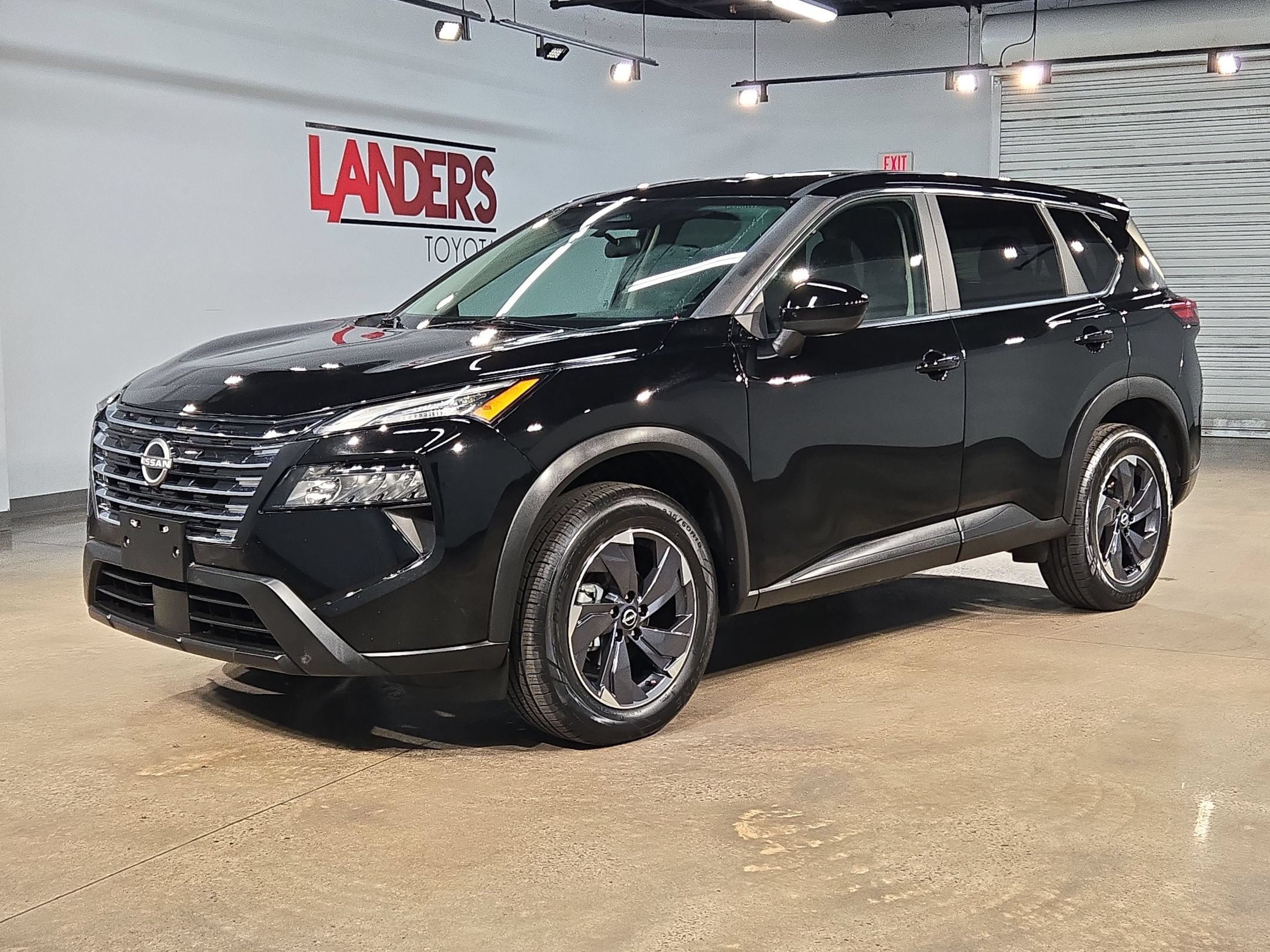 Used 2025 Nissan Rogue SV FWD image 3