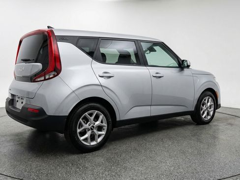 Used 2025 Kia Soul LX w/ LX Technology Package image 9