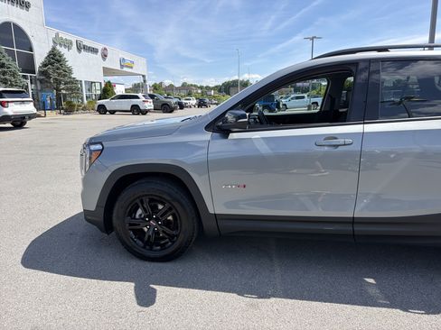 Used 2023 GMC Terrain AT4 AWD/4WD image 10
