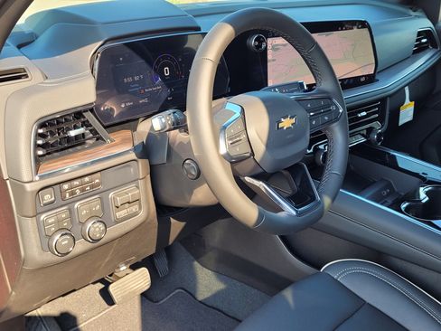 New 2026 Chevrolet Suburban Premier image 8