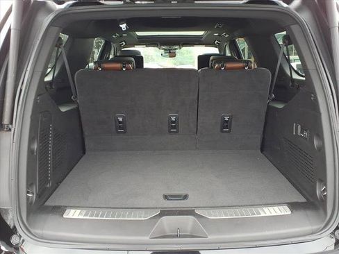 Used 2023 GMC Yukon XL Denali Ultimate image 10