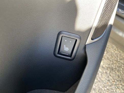 Used 2023 Maserati Levante GT image 23