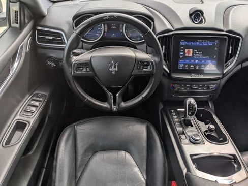Used 2018 Maserati Ghibli RWD image 14