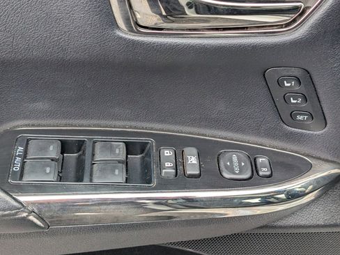 Used 2016 Toyota Avalon Limited w/ Toyota Safety Sense Package image 20