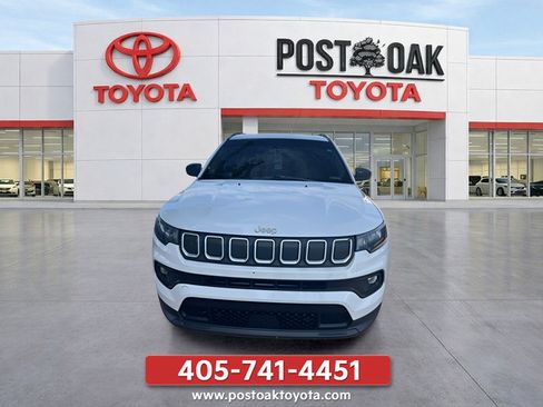 Used 2022 Jeep Compass Latitude w/ Sun and Sound Group AWD/4WD image 5