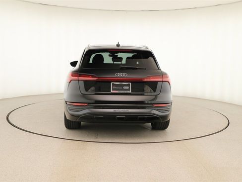 Certified 2024 Audi Q8 e-tron Premium Plus image 5