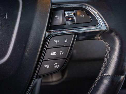 Used 2024 Lincoln Navigator Reserve image 17