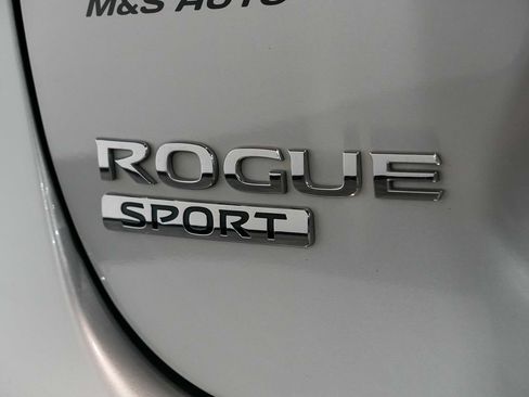 Used 2019 Nissan Rogue Sport SV w/ All-Weather Package FWD image 11