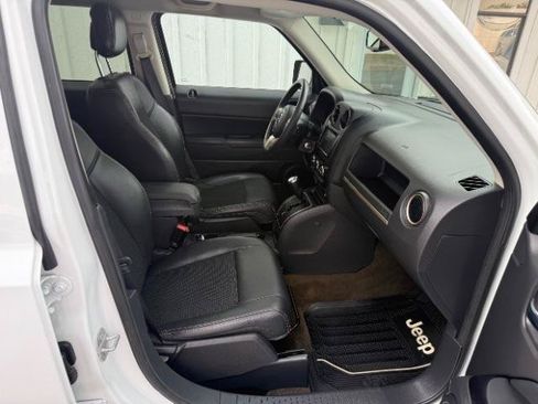Used 2016 Jeep Patriot 75th Anniversary w/ Power Value Group AWD/4WD image 10