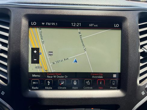 Used 2019 Jeep Cherokee Trailhawk AWD/4WD image 25